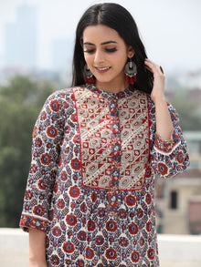 Bahaar Nazmil - Set of Kurta Pants & Dupatta - KS164A2465D