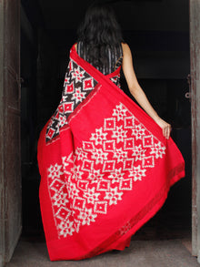 Black Red White Telia Rumal Double Ikat Handwoven Pochampally Mercerized Cotton Saree - S031703521