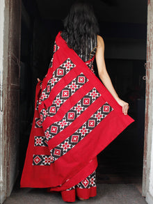 Black Red White Telia Rumal Double Ikat Handwoven Pochampally Mercerized Cotton Saree - S031703522