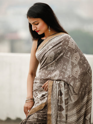 Kashish Ivory Hand Block Printed Handwoven Linen Saree With Zari Border - S031704038