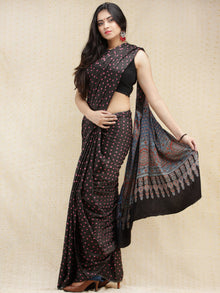 Black Pink Indigo Bandhej Modal Silk Saree With Ajrakh Printed Pallu & Blouse - s031704143