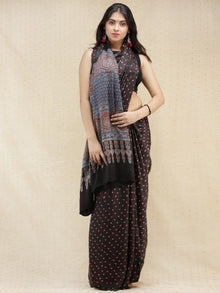 Black Pink Indigo Bandhej Modal Silk Saree With Ajrakh Printed Pallu & Blouse - s031704143