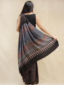 Black Pink Indigo Bandhej Modal Silk Saree With Ajrakh Printed Pallu & Blouse - s031704143