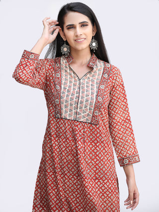 Bahaar Jumaina - Set of Kurta Pants & Dupatta - KS145A2442D