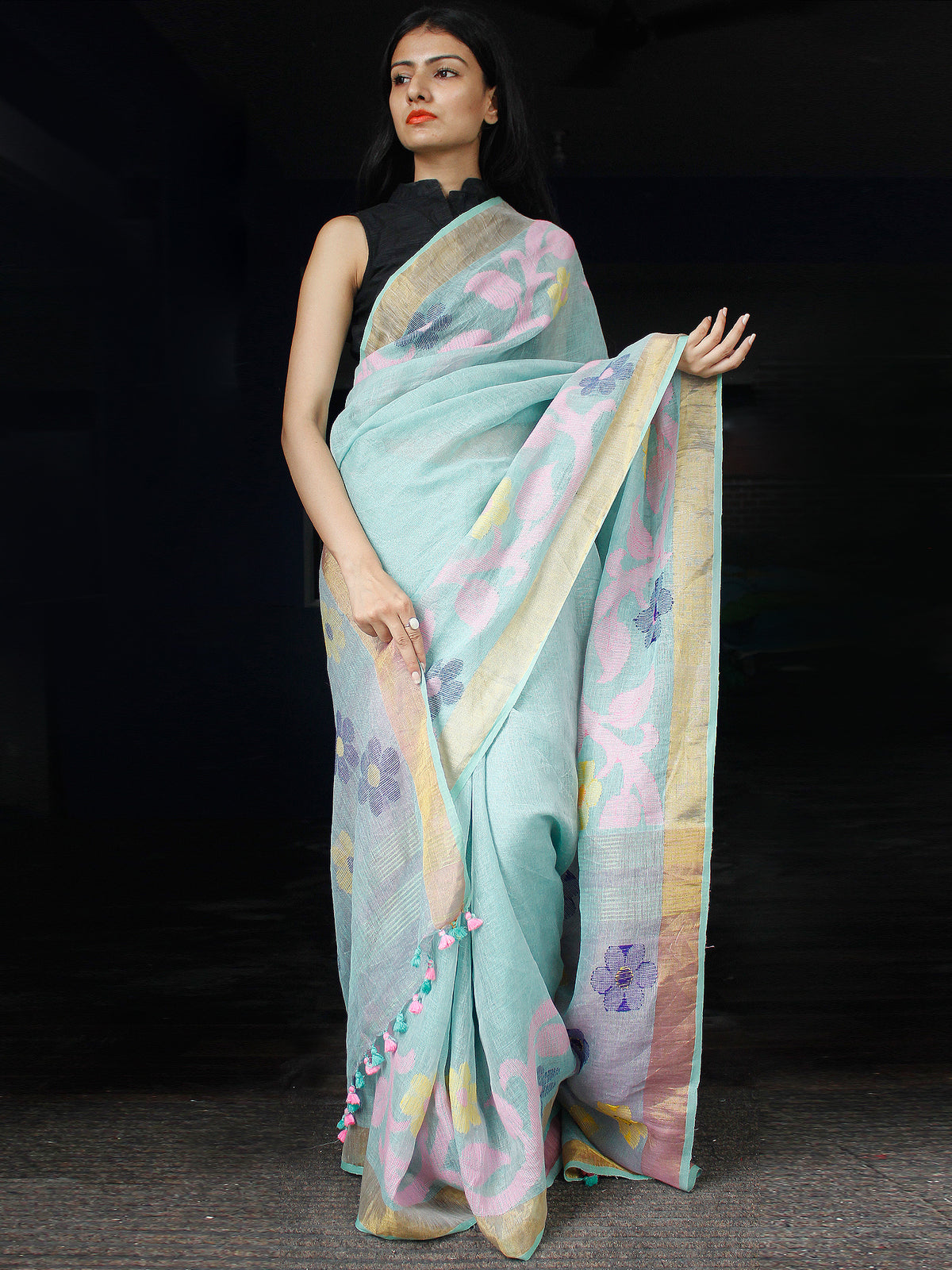 Paled Turquoise Handwoven  Linen Jamdani Saree With Flower Motifs - S031703457