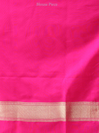 Banarasee Art Silk Saree With Bird Motif - Magenta & Gold - S031704325