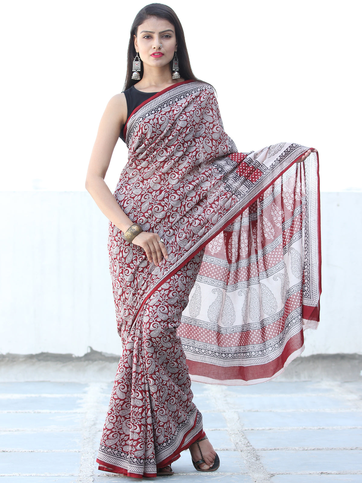 White Red Black Bagh Hand Block Printed Cotton Saree - S031703889
