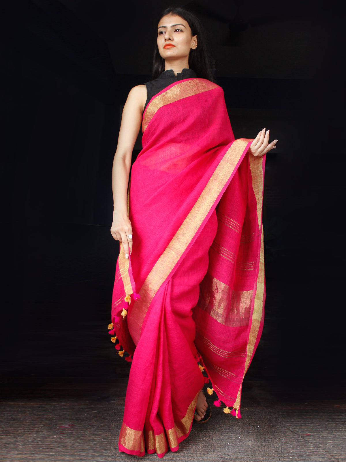 Red Pink Handwoven Linen Saree With Zari - S031703459
