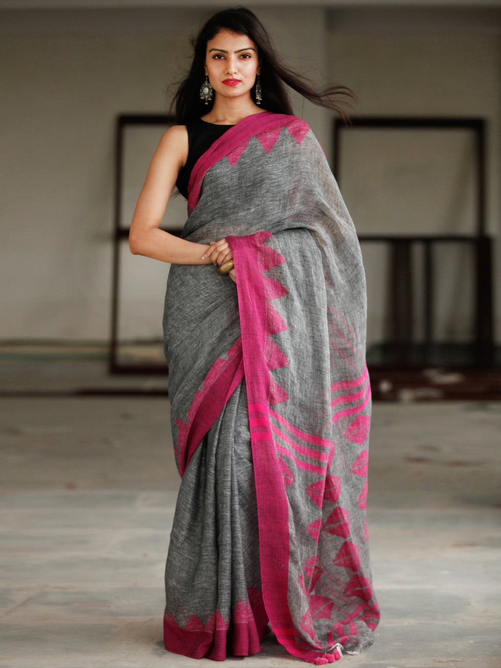 Buy Handwoven Elegance. Exclusive Linen Jamdani Saree - Lime Online