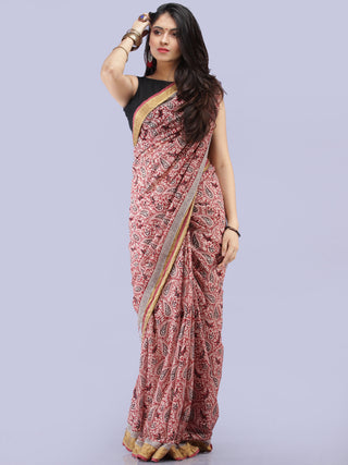 White Red Black Printed Maheshwari Cotton Saree - S031704271
