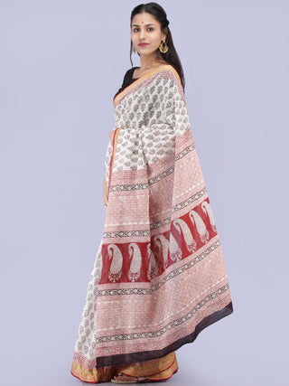 White Red Black Bagh Printed Maheshwari Cotton Saree - S031704272