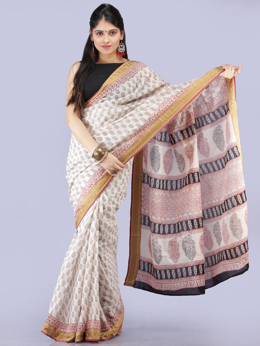 White Red Black Printed Maheshwari Cotton Saree - S031704275