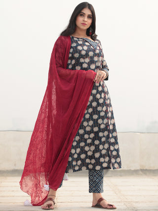 Bahaar Nofee - Set of Kurta Pants & Dupatta - KS79A2063D