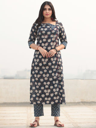 Bahaar Nofee - Set of Kurta Pants & Dupatta - KS79A2063D