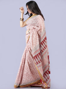 White Red Printed Maheshwari Cotton Saree - S031704279