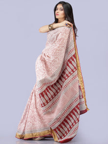 White Red Printed Maheshwari Cotton Saree - S031704279