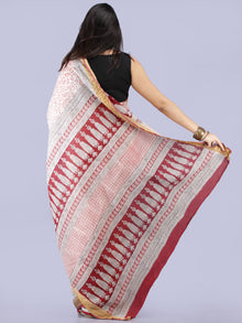 White Red Printed Maheshwari Cotton Saree - S031704279