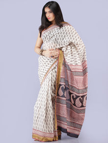White Red Black Printed Maheshwari Cotton Saree - S031704281