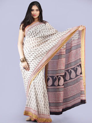 White Red Black Printed Maheshwari Cotton Saree - S031704281