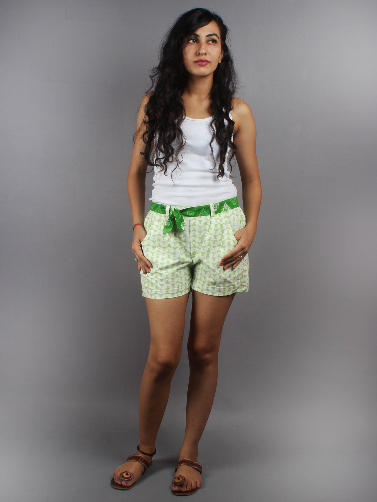 Green Hand Block Printed Shorts With Belt -S5296010