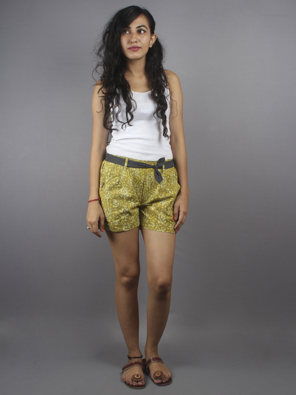 Green Hand Block Printed Shorts With Belt -S5296036