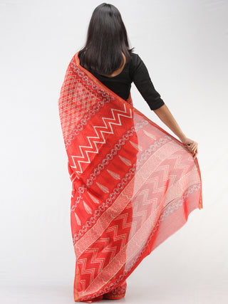 Coral White Maheshwari Silk Hand Block Printed Saree With Zari Border - S031704459