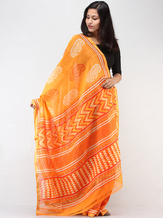 Yellow Red White Maheshwari Silk Hand Block Printed Saree With Zari Border - S031704458