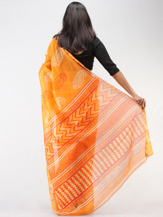 Yellow Red White Maheshwari Silk Hand Block Printed Saree With Zari Border - S031704458