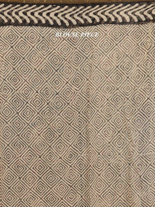 Beige Red Black Hand Block Printed Chiffon Saree With Zari Border - S031704689