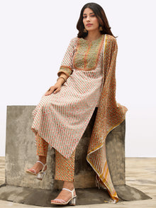 Fiza Anjum Set Of Kurta Pant Dupatta