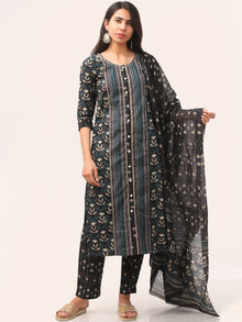 Fiza Afia Dupatta