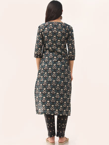 Fiza Afia Set Of Kurta Pant Dupatta