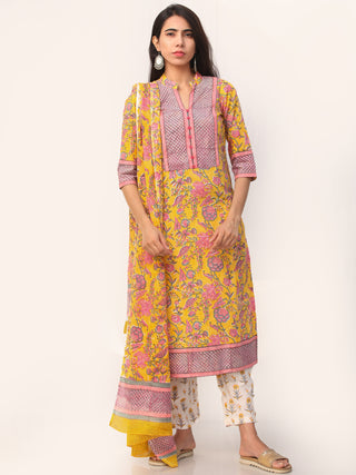 Gulal Samah Set Of Kurta Pant Dupatta