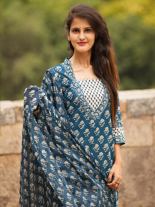 Nayab Isha - Set of Kurta Salwar Pants & Dupatta - KS60G2557D