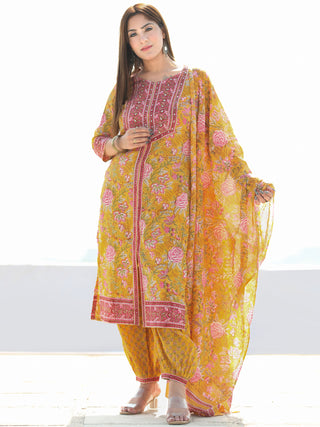 Utsav Saiara - Kurta Salwar Pants & Dupatta  - KS78C2578D