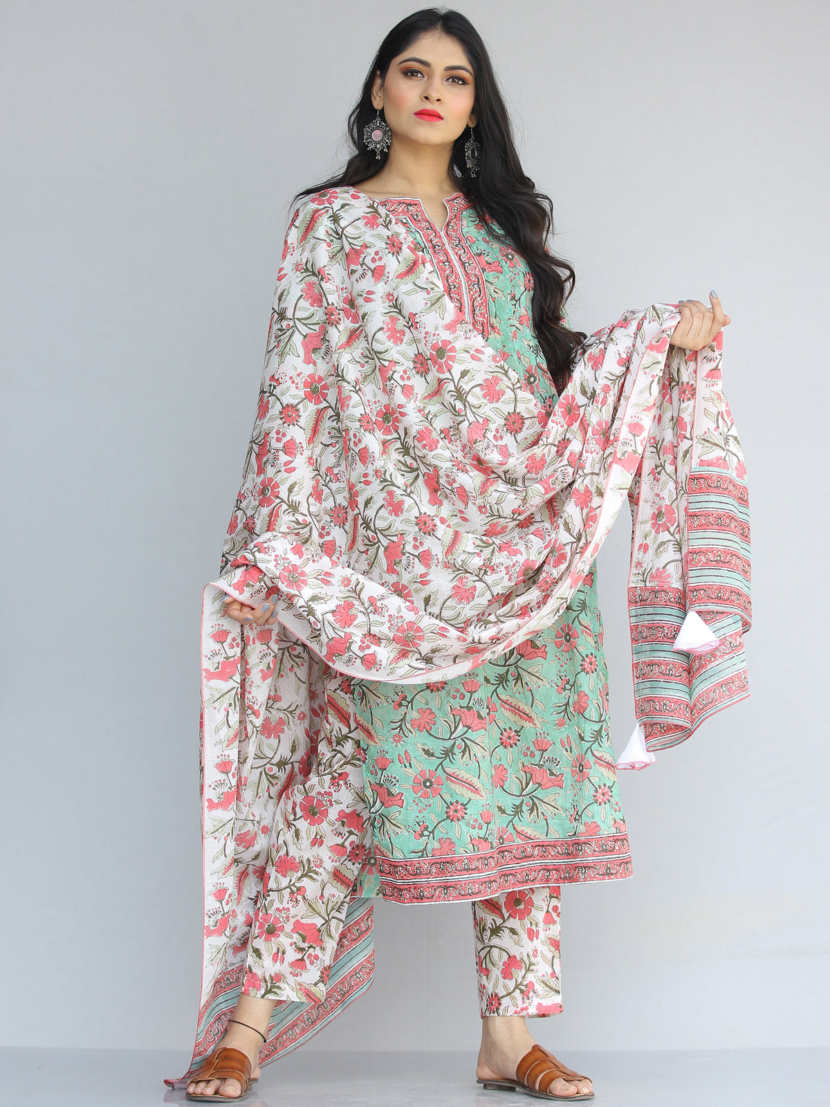 Jashn Ada - Set of Kurta Pants & Dupatta - KS46C2187D