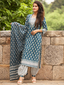 Nayab Isha - Set of Kurta Salwar Pants & Dupatta - KS60G2557D
