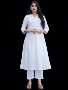 Chandni Fadia - Cotton Kurta Pants Set With Embroidered Chiffon Dupatta - KS39SFP04BWD