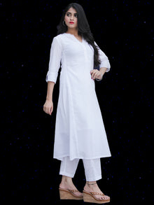 Chandni Fadia - Cotton Kurta Pants Set With Kota Dupatta - KS39SFP04WD