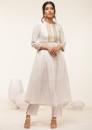 Gulmarg Saima Set Of Kurta Pants Dupatta