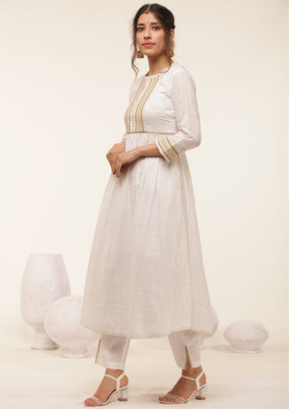 Gulmarg Saima Set Of Kurta Pants Dupatta