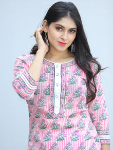 Jashn Saaima - Set of Kurta Pants & Dupatta - KS74A2213D