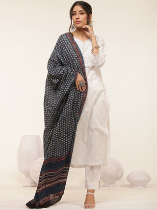 Gulmarg Rivaaj Set Of Kurta Pants Dupatta