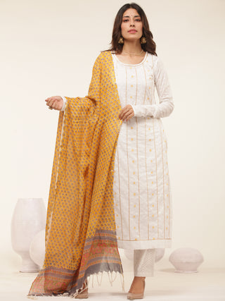 Gulmarg Charvi Set Of Kurta Pant Dupatta