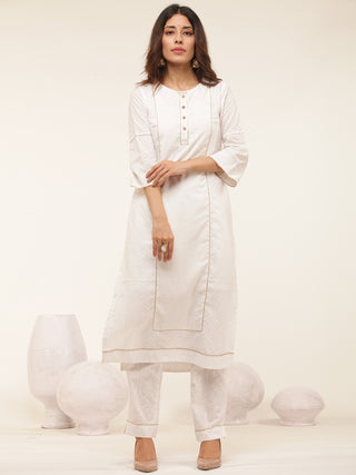 Gulmarg Samah Set Of Kurta Pant Dupatta