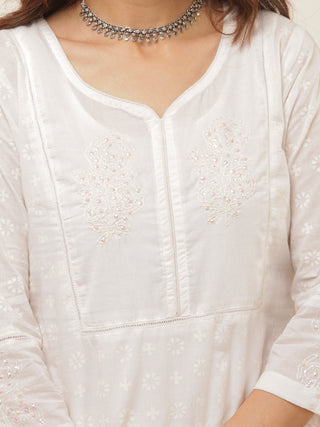 Gulmarg Falak Set Of Kurta Salwar Pants Dupatta