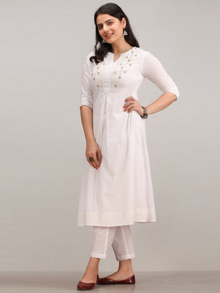 Noor Amoli -   Embroidered Kurta Pant Set With Mirror Work Dupatta - KS113AYYD2