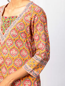 Gulal Farhat Kurta