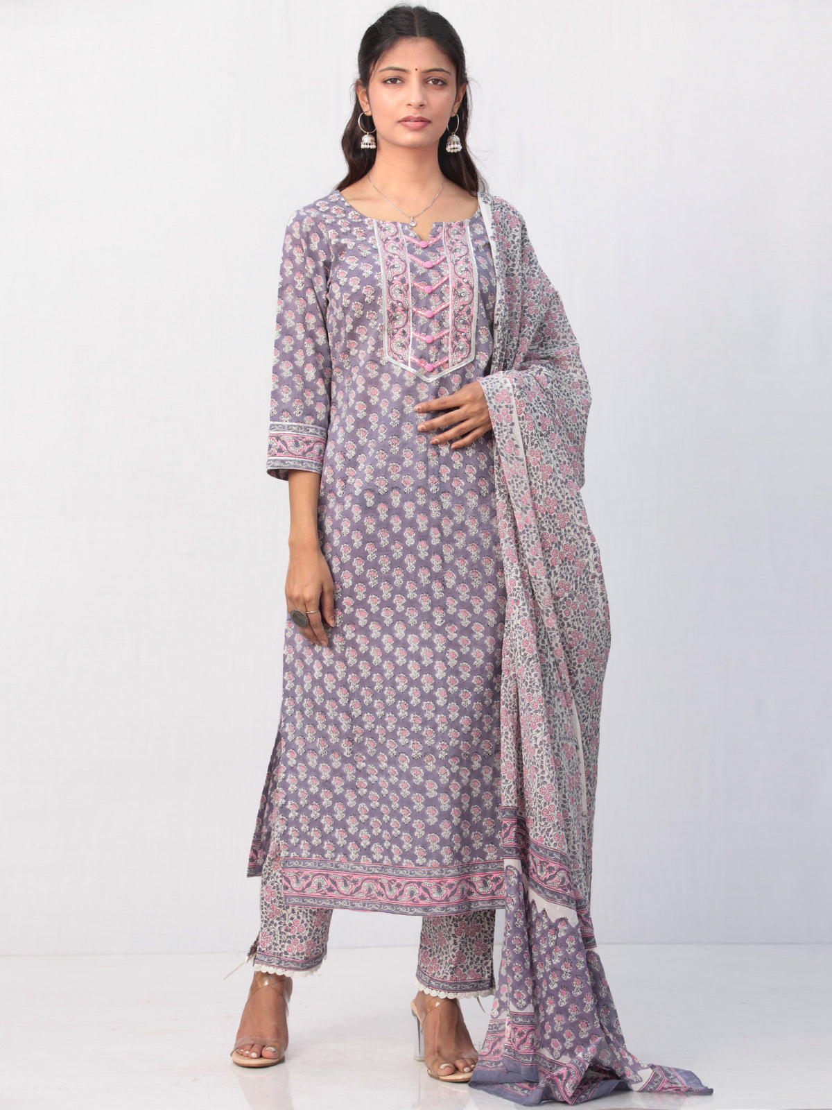 Jamni Farah Set Of Kurta Pant Dupatta