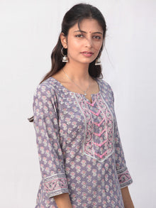 Jamni Farah Set Of Kurta Pant Dupatta